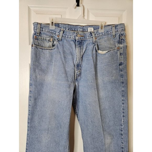Levis Vintage 2002 550 Blue Jeans Mens 40x32 Tapered Leg Relaxed Fit Light Wash - Picture 5 of 12